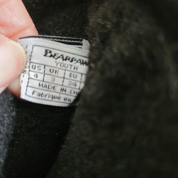 Bearpaw Carly black suede boots with embroidered flowers and satin ribbon detail - Picture 9 of 9